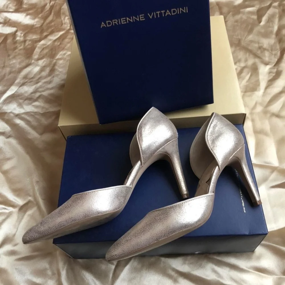 Adrienne Vittadini Gold high heel shoes size 7
